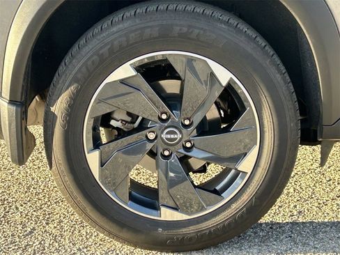 Certified 2025 Nissan Rogue SV image 7