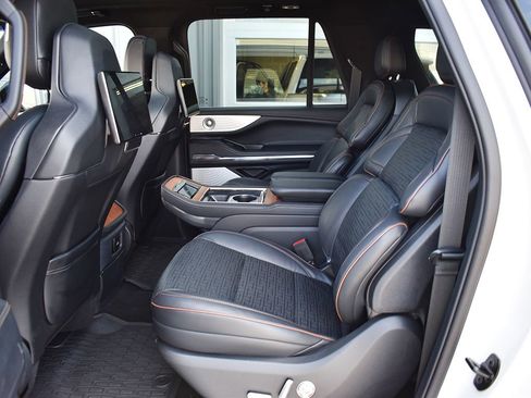 Used 2025 Lincoln Navigator L Black Label AWD/4WD image 6