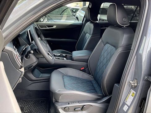 New 2026 Volkswagen Atlas Cross Sport SEL Premium R-Line image 9