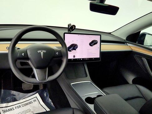 Used 2024 Tesla Model Y Long Range RWD image 12