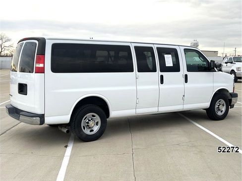 Used 2017 Chevrolet Express 3500 LT w/ LT Preferred Equipment Group image 2