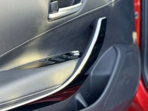 Used 2019 Toyota Corolla SE image 11