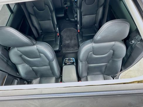 Used 2018 Volvo XC90 T6 Momentum w/ Convenience Package AWD/4WD image 14