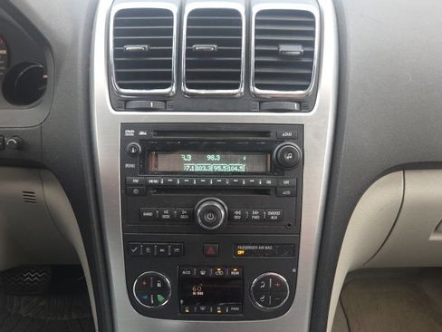 Used 2009 GMC Acadia SLT w/ Technology Package FWD image 25