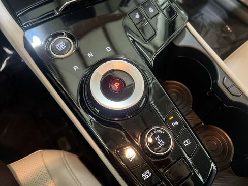 Used 2023 Kia Sportage EX image 18