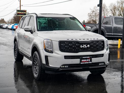Used 2022 Kia Telluride SX w/ SX Prestige Package image 2
