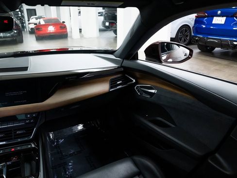 Used 2022 Audi e-tron GT Premium Plus image 11