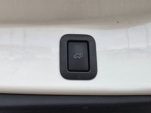 Used 2016 Toyota Highlander XLE image 28