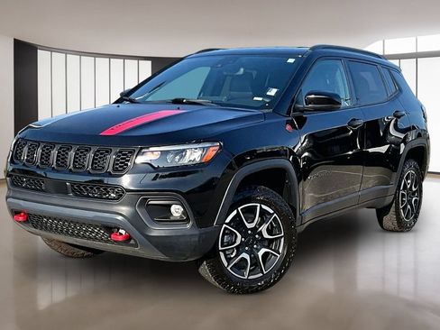 Used 2024 Jeep Compass Trailhawk AWD/4WD image 1