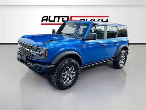 Used 2025 Ford Bronco Badlands image 3
