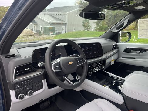 New 2026 Chevrolet Suburban Premier w/ Sun And Tow Package image 15