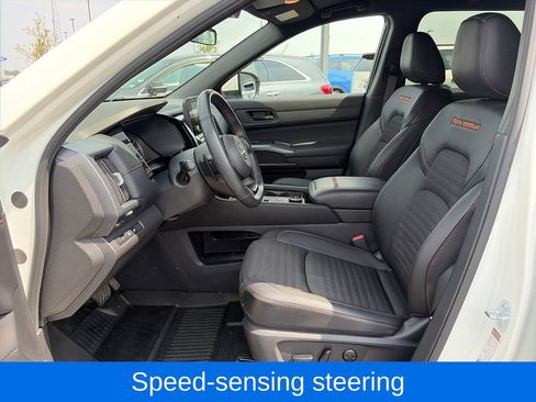 Used 2025 Nissan Pathfinder Rock Creek AWD/4WD image 17