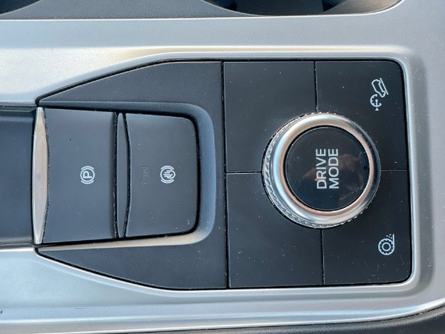 Used 2022 Ford Explorer XLT AWD/4WD image 25