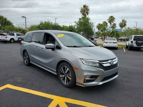 Used 2018 Honda Odyssey Elite image 2