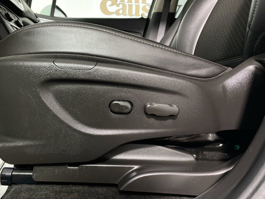 Certified 2019 Buick Encore Preferred FWD image 12