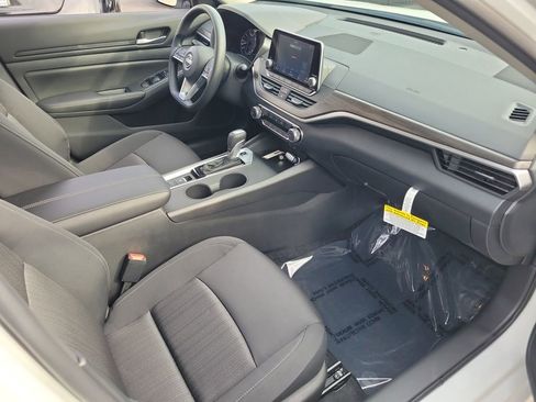 New 2025 Nissan Altima 2.5 SV image 11