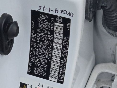 Used 2014 Toyota Camry SE image 22