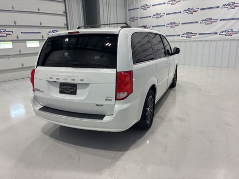 Used 2017 Dodge Grand Caravan SXT image 6