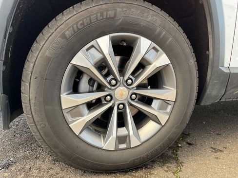 Used 2025 Chevrolet Equinox LT image 30