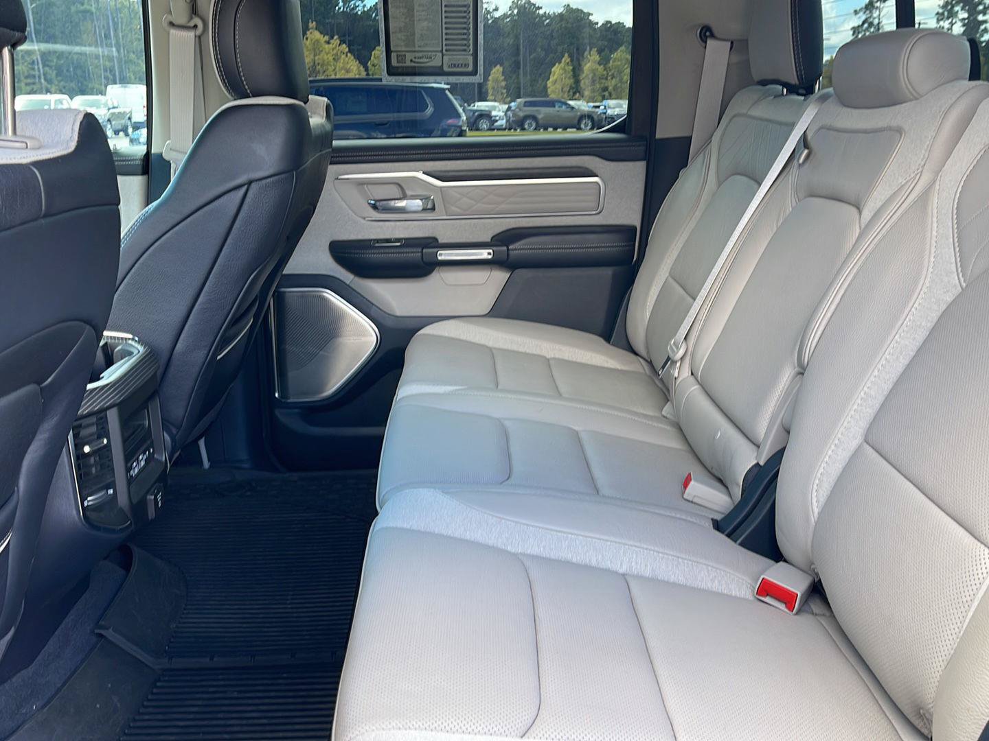 Used 2024 RAM 1500 Limited AWD/4WD image 33