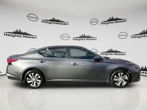 Certified 2024 Nissan Altima 2.5 S FWD image 5