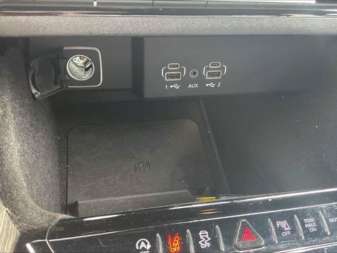 Used 2022 Jeep Wagoneer Series II AWD/4WD image 30