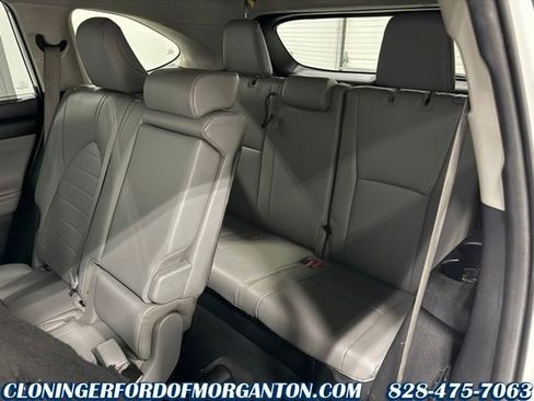 Used 2023 Toyota Highlander LE image 34