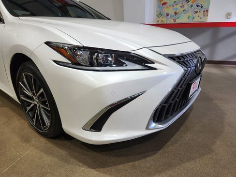Used 2023 Lexus ES 300h image 47