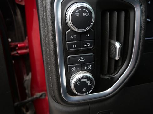Used 2021 GMC Sierra 1500 SLE w/ Preferred Package AWD/4WD image 25