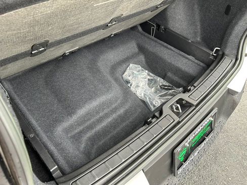 Used 2023 Volvo XC40 Recharge Plus image 58