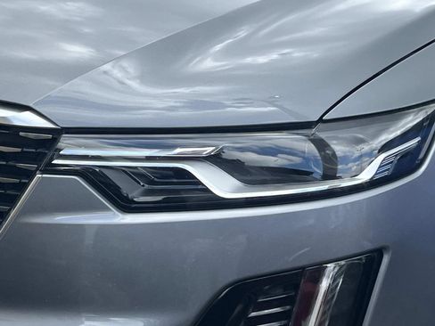 Used 2021 Cadillac XT6 Premium Luxury FWD image 3