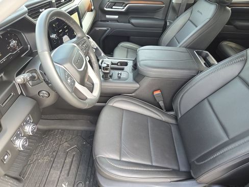 Used 2025 GMC Sierra 1500 Denali AWD/4WD image 8
