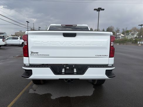 Used 2023 Chevrolet Silverado 1500 Custom AWD/4WD image 4