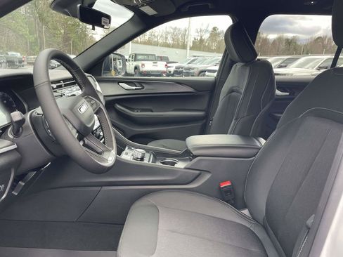 New 2025 Jeep Grand Cherokee Laredo w/ Luxury Tech Group I image 26