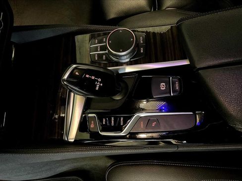 Used 2019 BMW 530e w/ M Sport Package RWD image 15