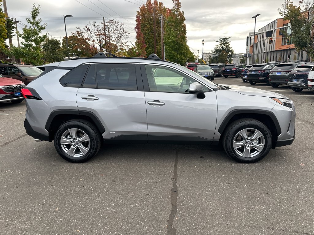 Used 2025 Toyota RAV4 XLE w/ Convenience Package AWD/4WD image 7