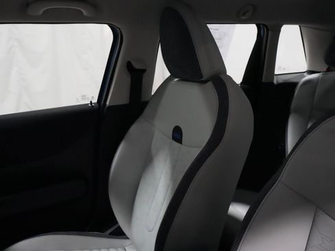 Certified 2025 MINI Cooper S image 22