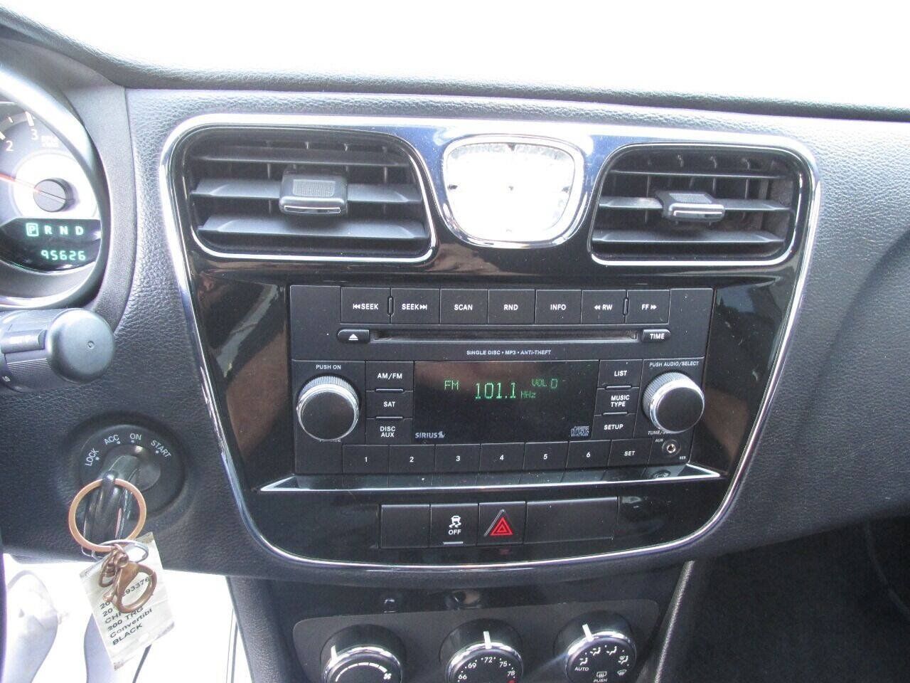 Used 2013 Chrysler 200 Touring FWD image 25