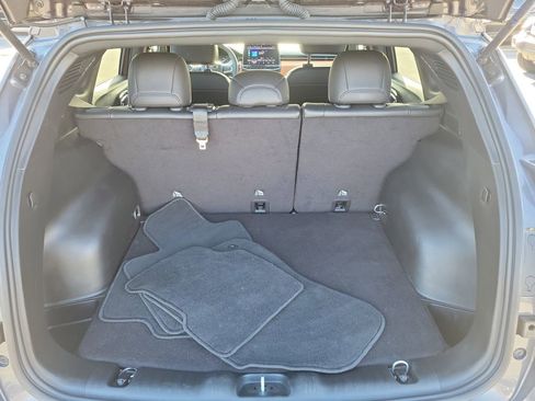 Certified 2024 Jeep Compass Limited image 8