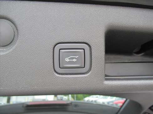 Used 2024 Chevrolet Equinox LT image 31