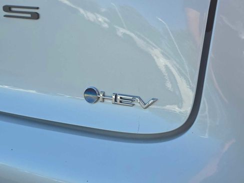 Used 2025 Toyota Prius XLE FWD image 13