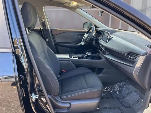 Used 2023 Nissan Rogue S AWD/4WD image 18