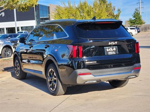 New 2026 Kia Sorento S w/ S Panoramic Sunroof Package image 3