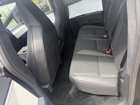 Used 2024 Tesla Cybertruck AWD Crew Cab image 20