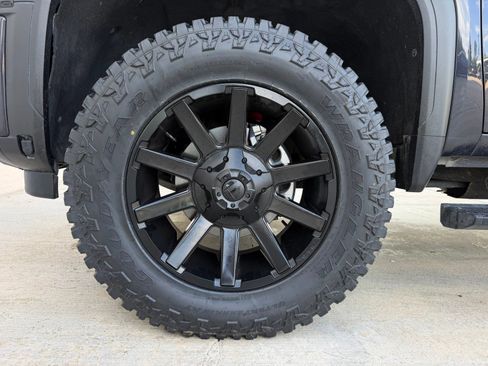 Used 2024 GMC Sierra 2500 AT4 w/ AT4 Premium Plus Package AWD/4WD image 28