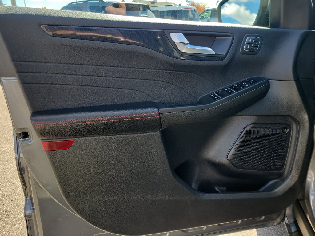 Certified 2023 Ford Escape ST-Line Elite w/ Premium Technology Package AWD/4WD image 17