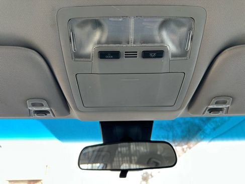 Used 2018 Toyota Avalon XLE image 39