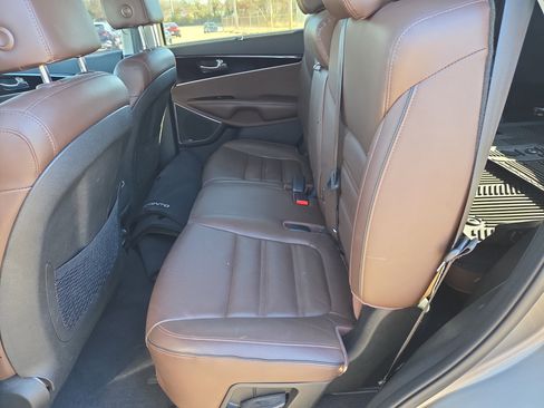 Used 2019 Kia Sorento SX w/ SX Touring Package image 7