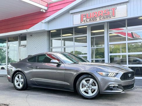 Used 2015 Ford Mustang Coupe RWD image 1