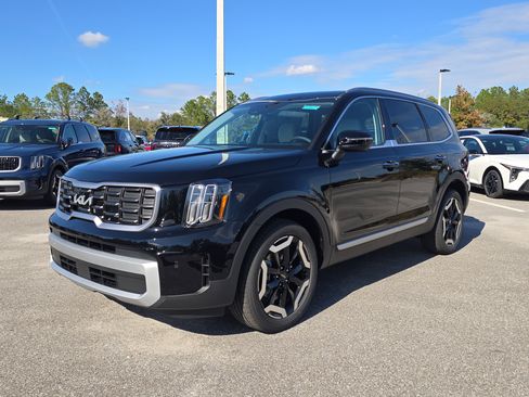 New 2025 Kia Telluride S image 4